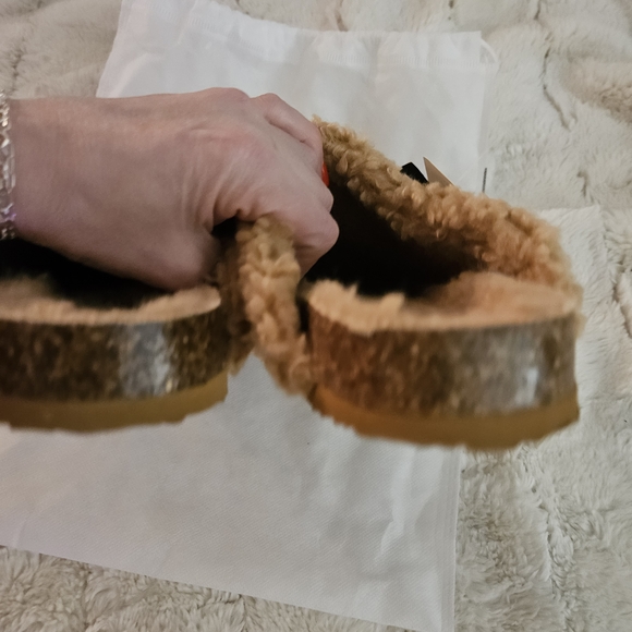 INTENTIONALLY BLANK Tan Fuzzy Slippers - Picture 6 of 7